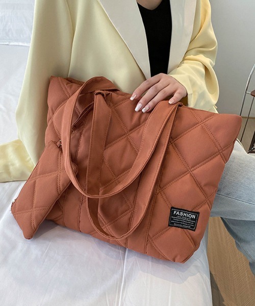 Miniministore(ミニミニストア)の「ポーチ付き キルティング トートバッグ(トートバッグ・レディース・ブラック/ベージュ/ダークオレンジ・FREE)」の13枚目の写真