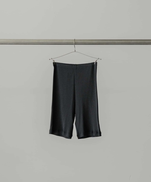 かぐれ(カグレ)の「シルクテレコショートレギンス(レギンス/スパッツ・レディース・チャコールグレー/アイボリー・FREE)」の1枚目の写真