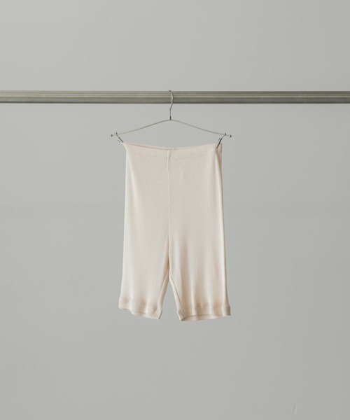 かぐれ(カグレ)の「シルクテレコショートレギンス(レギンス/スパッツ・レディース・チャコールグレー/アイボリー・FREE)」の2枚目の写真