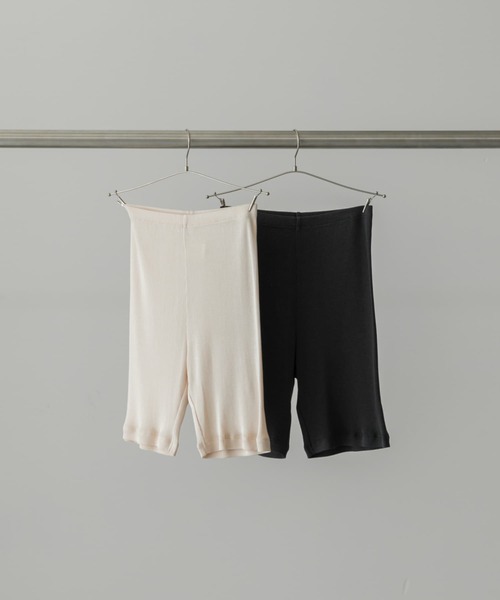 かぐれ(カグレ)の「シルクテレコショートレギンス(レギンス/スパッツ・レディース・チャコールグレー/アイボリー・FREE)」の5枚目の写真