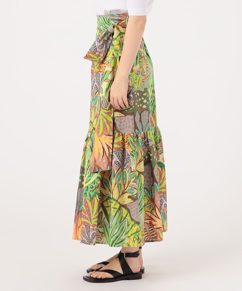 caban（キャバン）の「□ガーデンプリント ティアードラップスカート