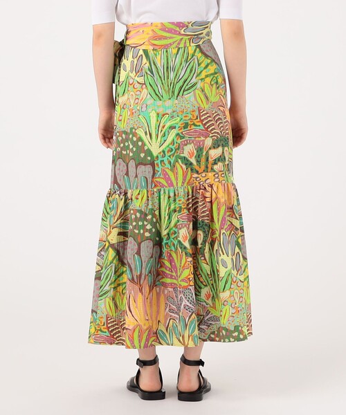 caban（キャバン）の「□ガーデンプリント ティアードラップスカート