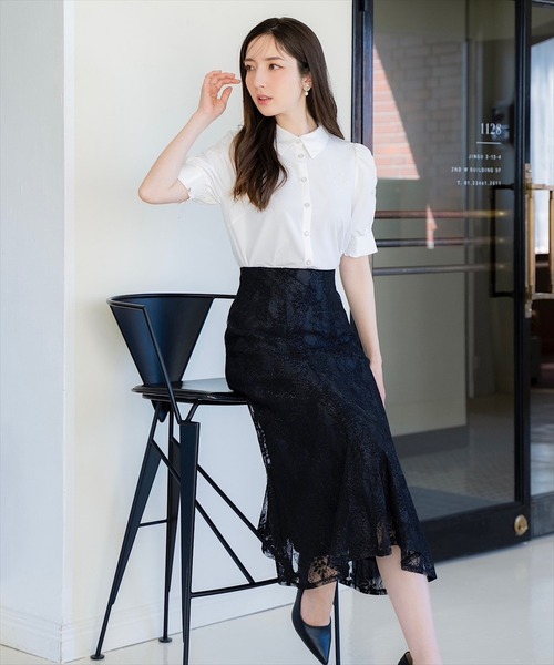 SWINGLE（スウィングル）の「エンブロイダリーイニシャルブラウス（シャツ/ブラウス・レディース・オフホワイト/ネイビー/パープル系その他4・FREE）」の4枚目の写真