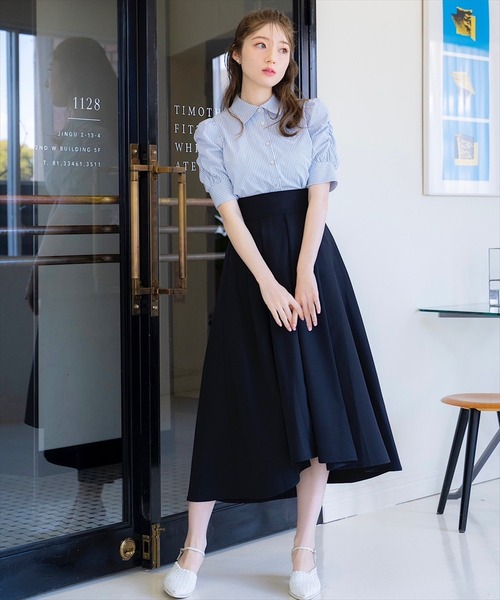 SWINGLE（スウィングル）の「エンブロイダリーイニシャルブラウス（シャツ/ブラウス・レディース・オフホワイト/ネイビー/パープル系その他4・FREE）」の6枚目の写真