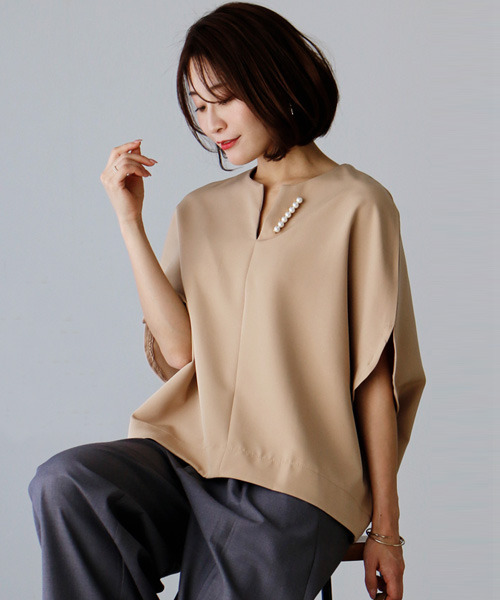Ehre style(エーレスタイル)の「華奢見せが叶う!着やせの技ありキーネックドルマン(Tシャツ/カットソー・レディース・ブラック/ベージュ/ホワイト・FREE)」の3枚目の写真