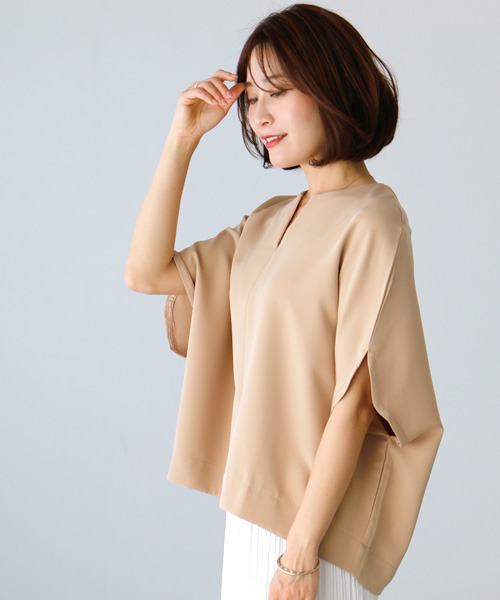 Ehre style(エーレスタイル)の「華奢見せが叶う!着やせの技ありキーネックドルマン(Tシャツ/カットソー・レディース・ブラック/ベージュ/ホワイト・FREE)」の4枚目の写真