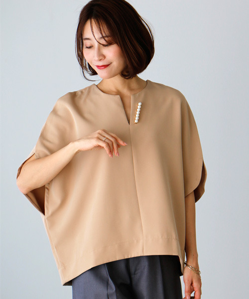 Ehre style(エーレスタイル)の「華奢見せが叶う!着やせの技ありキーネックドルマン(Tシャツ/カットソー・レディース・ブラック/ベージュ/ホワイト・FREE)」の6枚目の写真