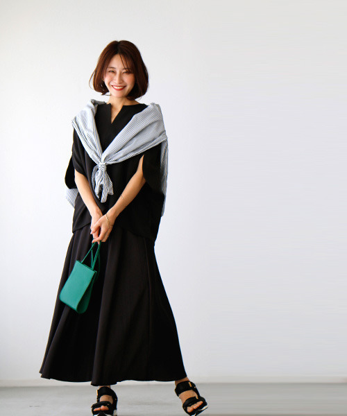 Ehre style(エーレスタイル)の「華奢見せが叶う!着やせの技ありキーネックドルマン(Tシャツ/カットソー・レディース・ブラック/ベージュ/ホワイト・FREE)」の10枚目の写真