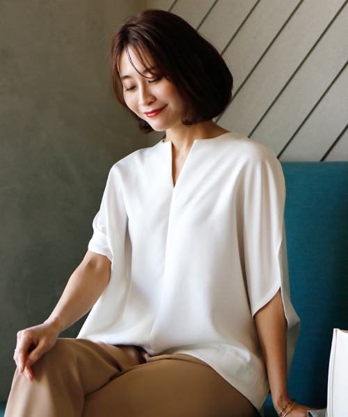Ehre style(エーレスタイル)の「華奢見せが叶う!着やせの技ありキーネックドルマン(Tシャツ/カットソー・レディース・ブラック/ベージュ/ホワイト・FREE)」の13枚目の写真