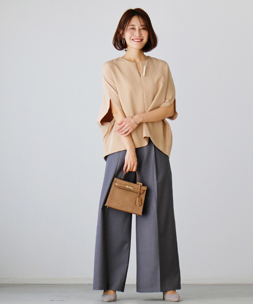 Ehre style(エーレスタイル)の「華奢見せが叶う!着やせの技ありキーネックドルマン(Tシャツ/カットソー・レディース・ブラック/ベージュ/ホワイト・FREE)」の16枚目の写真