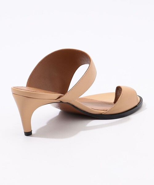 ATP ATELIER（エーティーピーアトリエ）の「ATP TRIVENTO ヒールサンダル（サンダル・レディース・ブラック/ライトベージュ・36/38/37）」の6枚目の写真