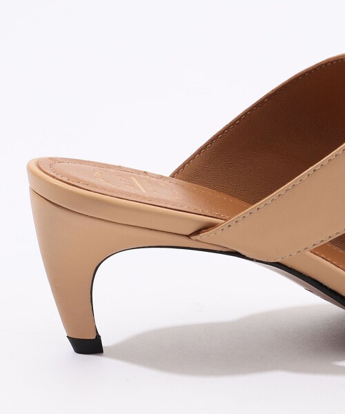 ATP ATELIER（エーティーピーアトリエ）の「ATP TRIVENTO ヒールサンダル（サンダル・レディース・ブラック/ライトベージュ・36/38/37）」の8枚目の写真