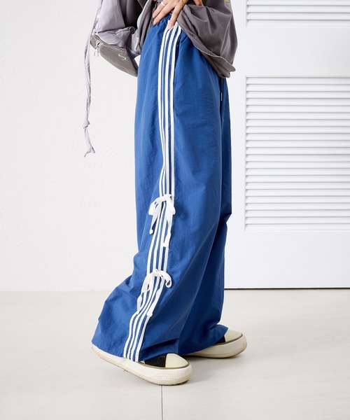 kutir(クティール)の「サイドリボンナイロンパンツ(その他パンツ・レディース・ブルー/ブラック/ライトグレー・SMALL/MEDIUM)」の3枚目の写真