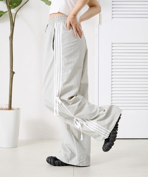 kutir(クティール)の「サイドリボンナイロンパンツ(その他パンツ・レディース・ブルー/ブラック/ライトグレー・SMALL/MEDIUM)」の1枚目の写真