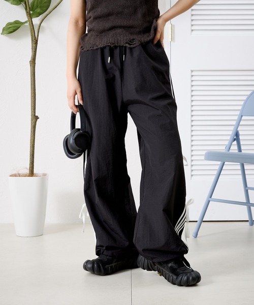 kutir(クティール)の「サイドリボンナイロンパンツ(その他パンツ・レディース・ブルー/ブラック/ライトグレー・SMALL/MEDIUM)」の4枚目の写真