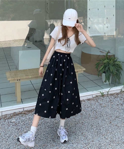 gossip!ロサンゼルス(ゴシップロサンゼルス)の「小花柄ナチュラルミディスカート(スカート・レディース・ホワイト/ブラック・FREE)」の10枚目の写真