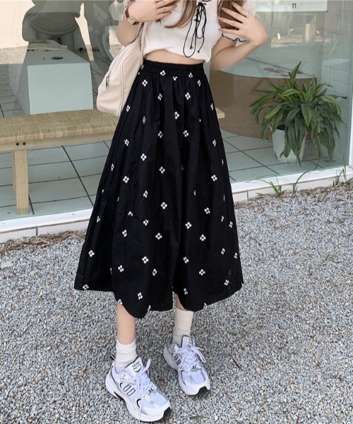 gossip!ロサンゼルス(ゴシップロサンゼルス)の「小花柄ナチュラルミディスカート(スカート・レディース・ホワイト/ブラック・FREE)」の9枚目の写真