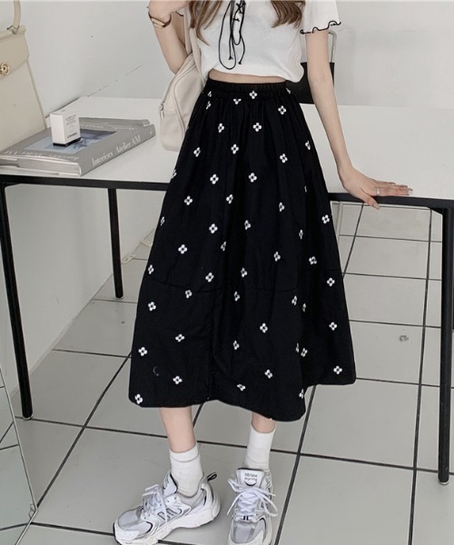 gossip!ロサンゼルス(ゴシップロサンゼルス)の「小花柄ナチュラルミディスカート(スカート・レディース・ホワイト/ブラック・FREE)」の8枚目の写真