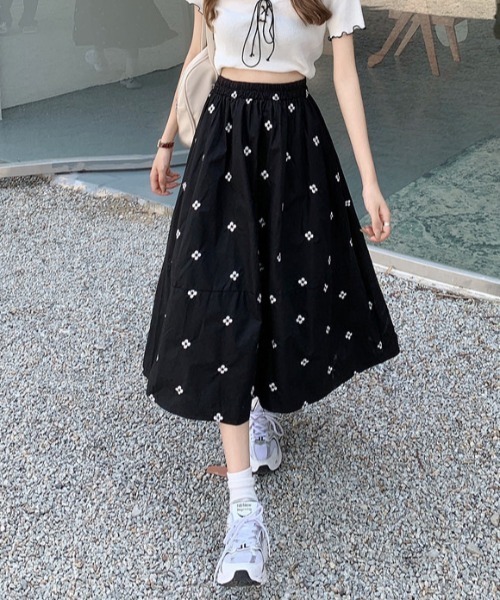gossip!ロサンゼルス(ゴシップロサンゼルス)の「小花柄ナチュラルミディスカート(スカート・レディース・ホワイト/ブラック・FREE)」の6枚目の写真