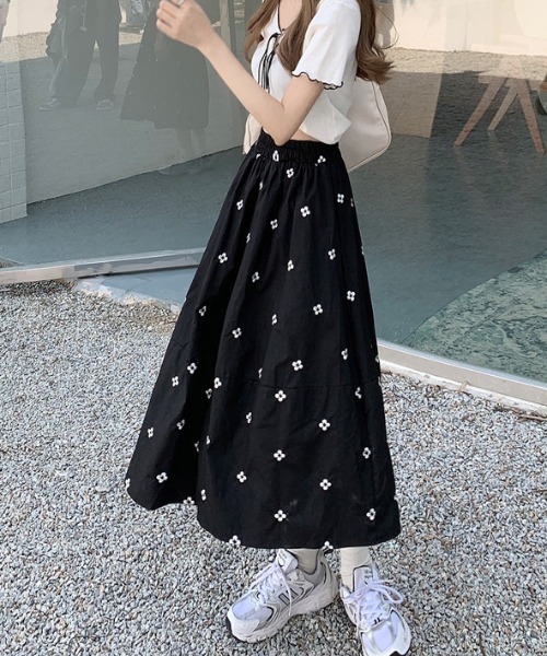 gossip!ロサンゼルス(ゴシップロサンゼルス)の「小花柄ナチュラルミディスカート(スカート・レディース・ホワイト/ブラック・FREE)」の11枚目の写真