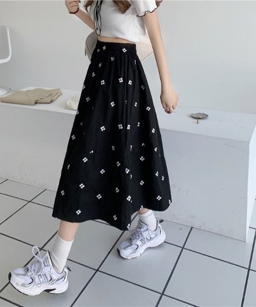 gossip!ロサンゼルス(ゴシップロサンゼルス)の「小花柄ナチュラルミディスカート(スカート・レディース・ホワイト/ブラック・FREE)」の12枚目の写真