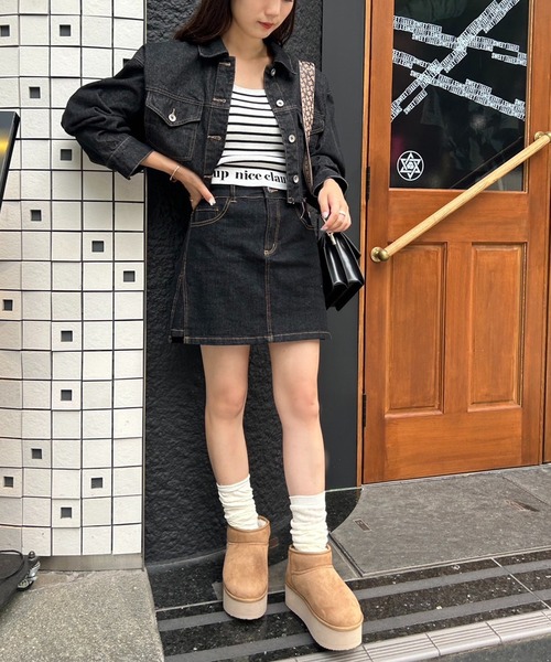 one after another NICE CLAUP（ワンアフターアナザーナイスクラップ）の「NC刺繍入りフェイクムートンショートブーツ（ブーツ・レディース・ブラウン/アイボリー/ダークブラウン・S/M/L）」の5枚目の写真