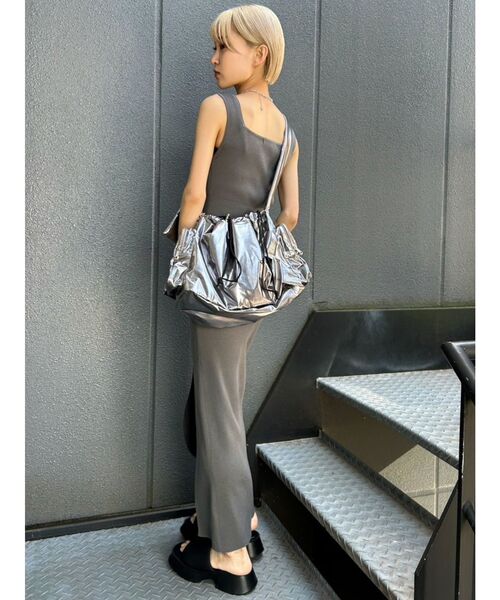 EMODA（エモダ）の「ナイロンギャザーショルダーバッグ（ハンドバッグ・レディース・ブラック/シルバー・FREE）」の11枚目の写真