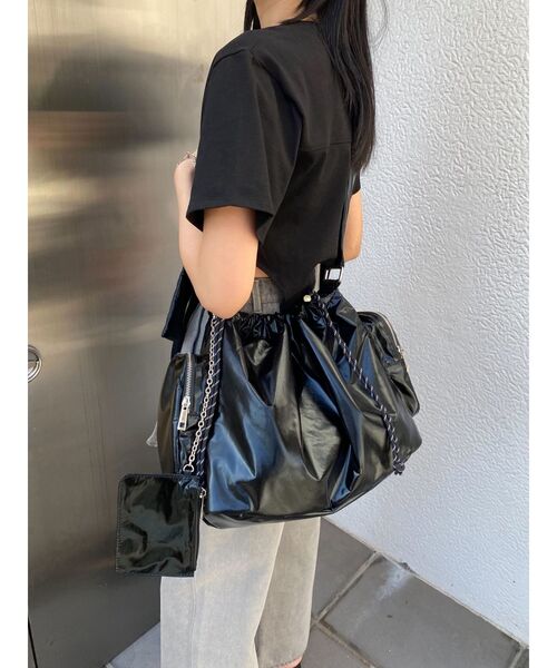 EMODA（エモダ）の「ナイロンギャザーショルダーバッグ（ハンドバッグ・レディース・ブラック/シルバー・FREE）」の13枚目の写真