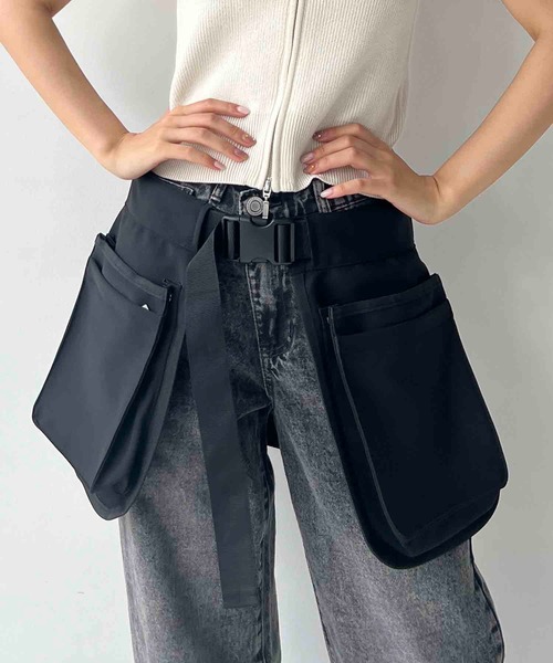 AS KNOW AS plus（アズノゥアズプラス）の「ポケットウエストラップベルト 【ZOZOTOWN限定アイテム】（ベルト・レディース・ブラック・FREE）」の12枚目の写真