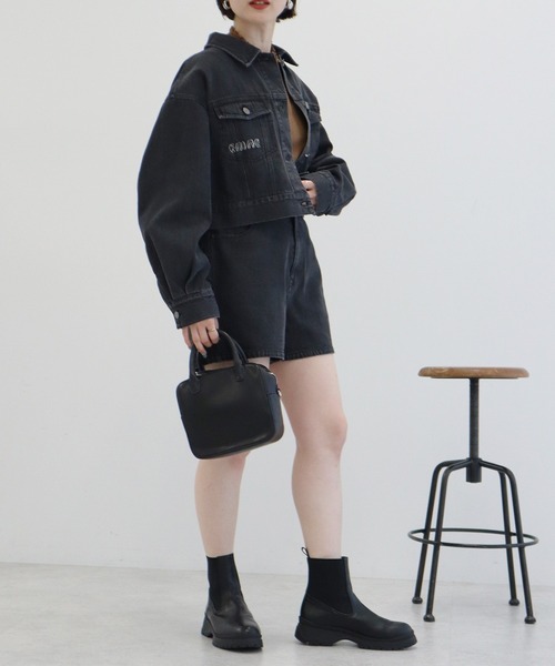 earth music&ecology（アースミュージックアンドエコロジー）の「フリンジロゴショート丈Gジャン（デニムジャケット・レディース・ブラック/インディゴブルー・FREE）」の4枚目の写真