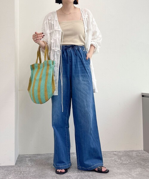 fredy emue（フレディエミュ）の「ライトオンスデニムイージーパンツ（デニムパンツ・レディース・サックスブルー/ネイビー・38/36）」の19枚目の写真