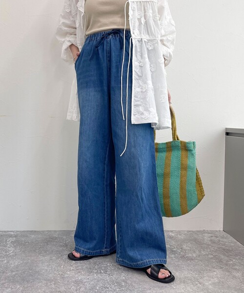 fredy emue（フレディエミュ）の「ライトオンスデニムイージーパンツ（デニムパンツ・レディース・サックスブルー/ネイビー・38/36）」の13枚目の写真