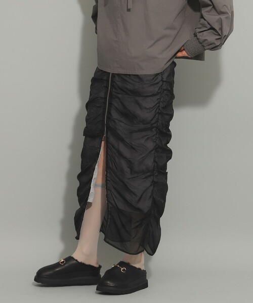 Ray BEAMS（レイビームス）の「シアー ギャザー ジップ スカート（スカート・レディース・ブラック/ベージュ・0/1）」の4枚目の写真