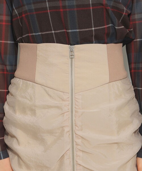 Ray BEAMS（レイビームス）の「シアー ギャザー ジップ スカート（スカート・レディース・ブラック/ベージュ・0/1）」の15枚目の写真