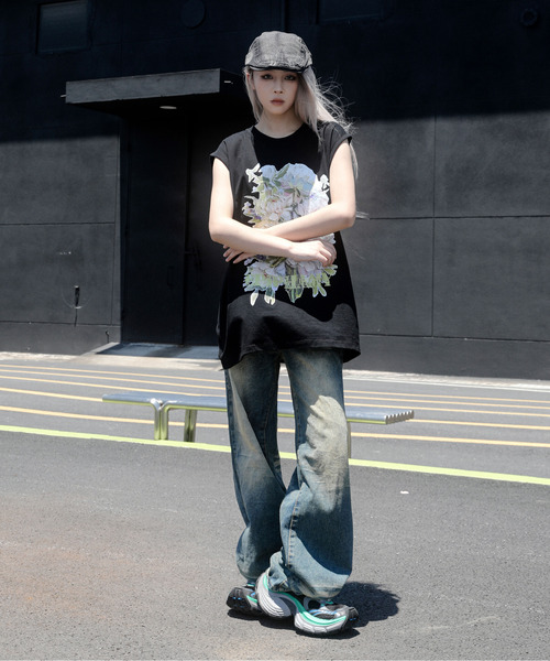 neos（ネオス）の「【neos】ルーズシルエット フラワー ブーケ プリント ノースリーブ シャツ タンクトップ（タンクトップ・メンズ・ホワイト/ブラック・MEDIUM/LARGE/X-LARGE）」の4枚目の写真