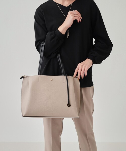 SHOO・LA・RUE（シューラルー）の「◆【軽量/A4/通勤】ふわっと軽いトートバッグ（トートバッグ・レディース・ブラック/グレー/ベージュ系4・00）」の15枚目の写真