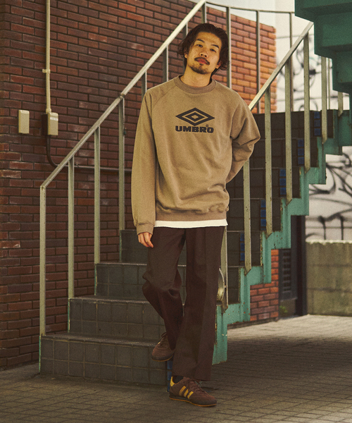 UMBRO（アンブロ）の「UMBRO / アンブロ 417別注 Sweat / スウェット（スウェット・メンズ・ネイビー/ベージュ/サックスブルー・MEDIUM/X-LARGE/LARGE）」の4枚目の写真