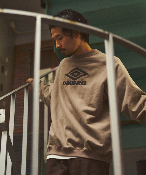 UMBRO（アンブロ）の「UMBRO / アンブロ 417別注 Sweat / スウェット（スウェット・メンズ・ネイビー/ベージュ/サックスブルー・MEDIUM/X-LARGE/LARGE）」の10枚目の写真