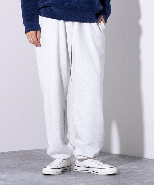 GEVACO(ゲバコ)の「【GEVACO/ゲバコ】リラックス 裏毛 ワイドスウェットパンツ ワンポイントロゴ(スウェットパンツ・メンズ・グレー/オートミール/ネイビー・M/L)」の2枚目の写真