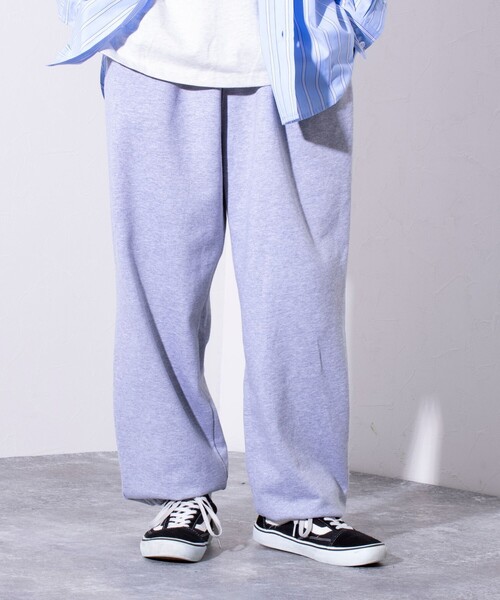 GEVACO(ゲバコ)の「【GEVACO/ゲバコ】リラックス 裏毛 ワイドスウェットパンツ ワンポイントロゴ(スウェットパンツ・メンズ・グレー/オートミール/ネイビー・M/L)」の1枚目の写真