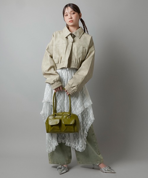 SPINNS(スピンズ)の「ヴィンテージライク合皮ショート丈A-2ジャケット(ブルゾン・レディース・ブラウン/グレー/ブラック/アイボリー・ONESIZE)」の5枚目の写真