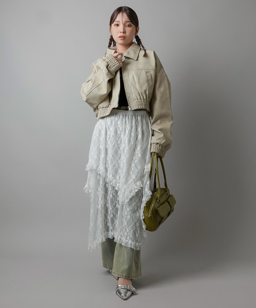 SPINNS(スピンズ)の「ヴィンテージライク合皮ショート丈A-2ジャケット(ブルゾン・レディース・ブラウン/グレー/ブラック/アイボリー・ONESIZE)」の13枚目の写真