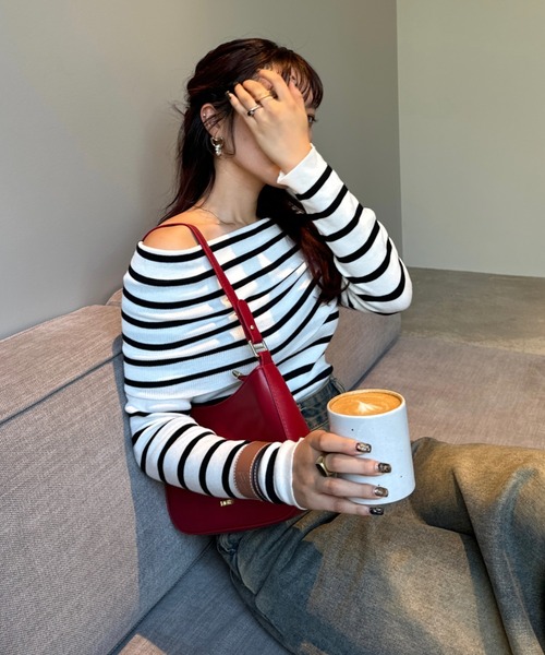 efill(エフィル)の「ボーダー オフショルダー トップス(Tシャツ/カットソー・レディース・ベージュ系・FREE)」の4枚目の写真