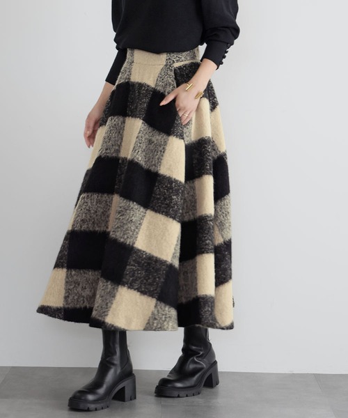 ELFRANK（エルフランク）の「【VERY 1月号掲載】ブロックチェック起毛ロングフレアスカート《着用動画あり》（スカート・レディース・ブラック×ホワイト/ブラック×ベージュ・FREE/L/M）」の9枚目の写真