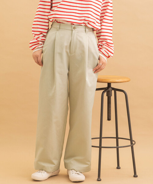 POU DOU DOU（プードゥドゥ）の「タックストレートパンツ（スラックス・レディース・ダークグレー/モカ/キナリ・M）」の4枚目の写真