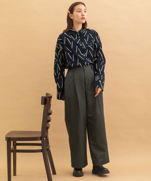 POU DOU DOU（プードゥドゥ）の「タックストレートパンツ（スラックス・レディース・ダークグレー/モカ/キナリ・M）」の15枚目の写真