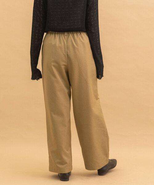 POU DOU DOU（プードゥドゥ）の「タックストレートパンツ（スラックス・レディース・ダークグレー/モカ/キナリ・M）」の21枚目の写真