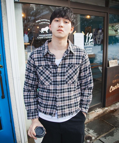 ZIP FIVE -White Line-(ジップファイブホワイトライン)の「【White Line】 カットオフ 短丈 長袖 チェック シャツ(シャツ/ブラウス・メンズ・グリーン/レッド/イエロー/ブルー/ブラック・MEDIUM/LARGE)」の2枚目の写真