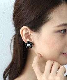 Three Four Time（スリーフォータイム）の「プックリフラワーイヤリング（イヤリング）」