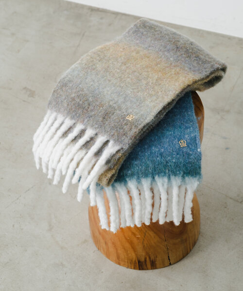 PAPILLONNER（パピヨネ）の「グラデーションマフラー（マフラー・レディース・ブラウン/ブルー・FREE）」の14枚目の写真